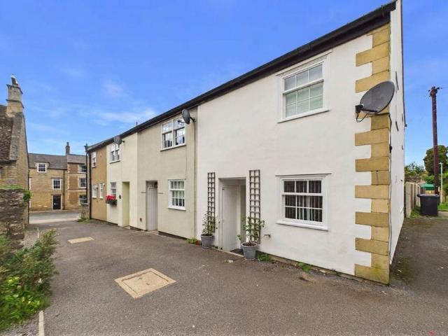 House for sale in Oundle, North Northamptonshire