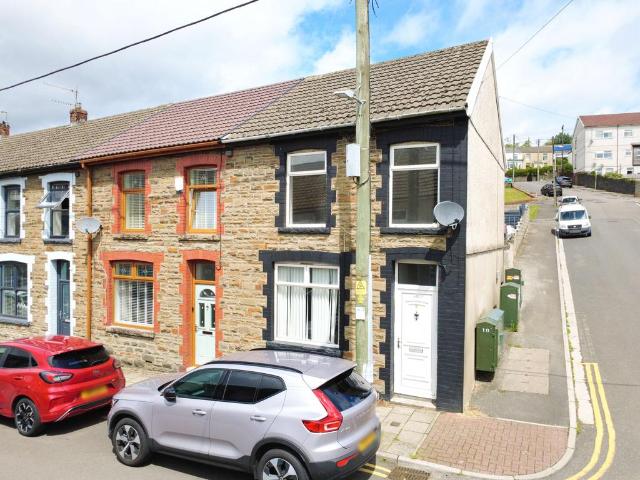 House for sale in Tonyrefail, Coedely