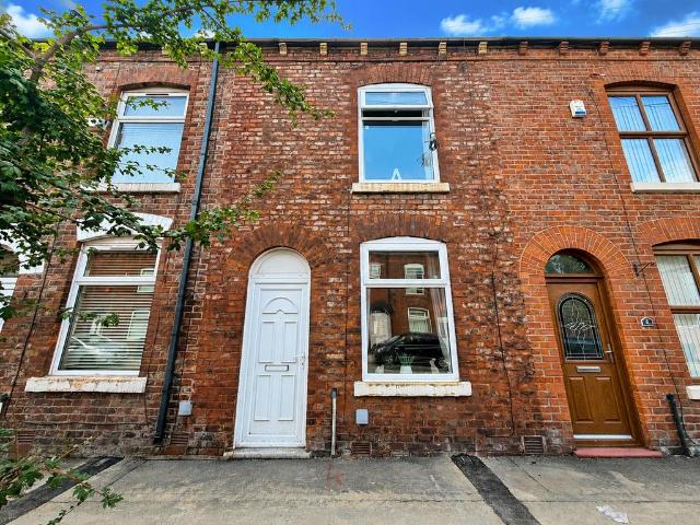 House for sale in Pendock, Greater Manchester