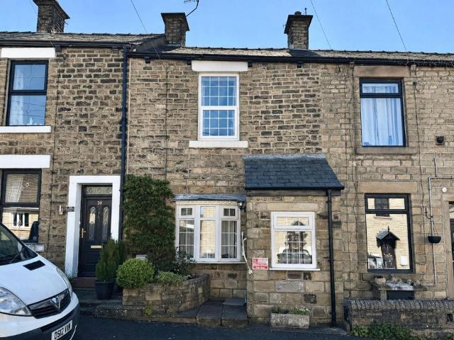 House for sale in Little Padfield, Charlesworth