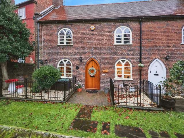 House for sale in Kingswinford, West Midlands