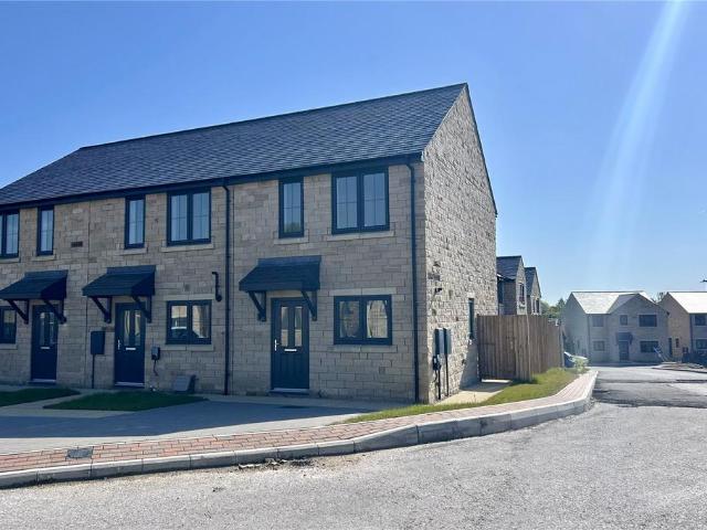 House for sale in Longwood, West Yorkshire