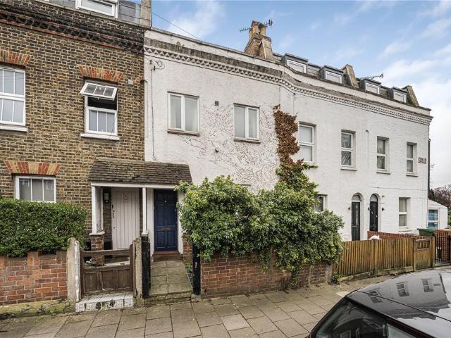 House for sale in Summerstown, Greater London