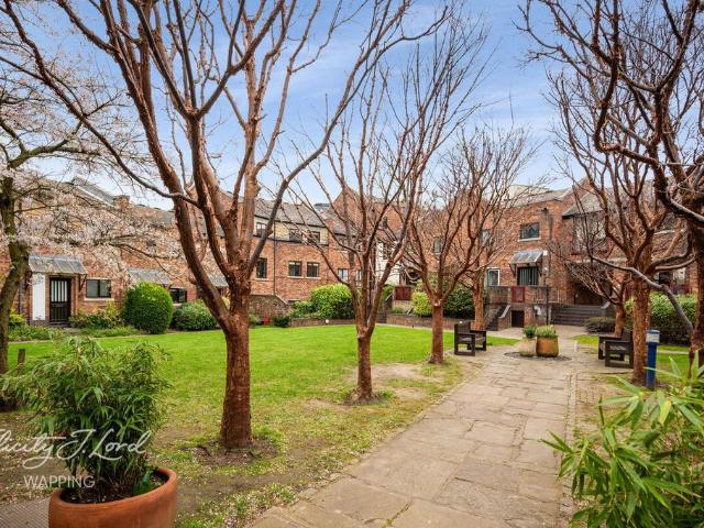 House for sale in Ratcliffe, Shadwell