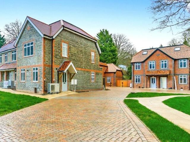 House for sale in London Borough of Croydon, Selsdon