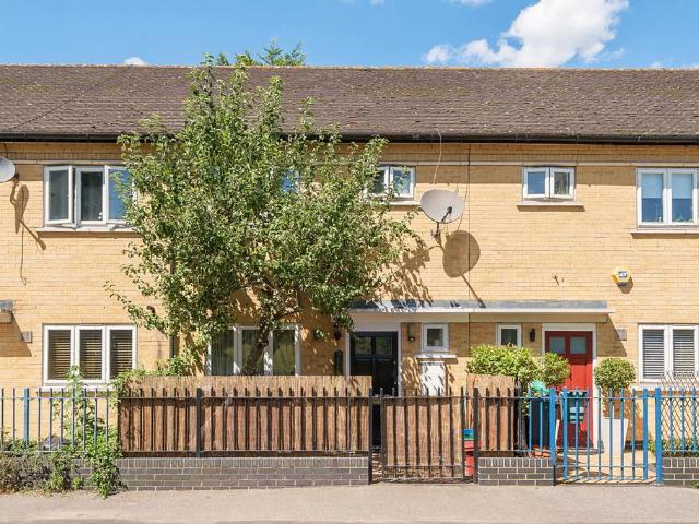House for sale in London Borough of Hounslow, Greater London