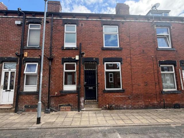 House for sale in Armley, West Yorkshire