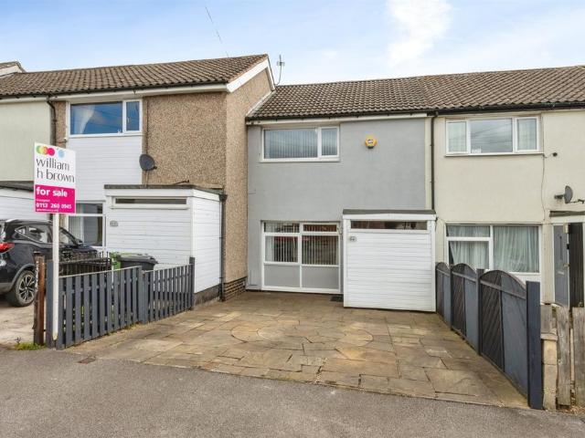 House for sale in Scholes, West Yorkshire