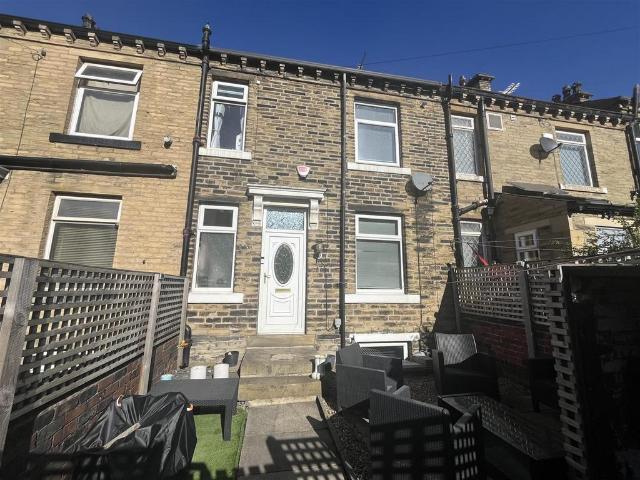 House for sale in Low Moor, West Yorkshire