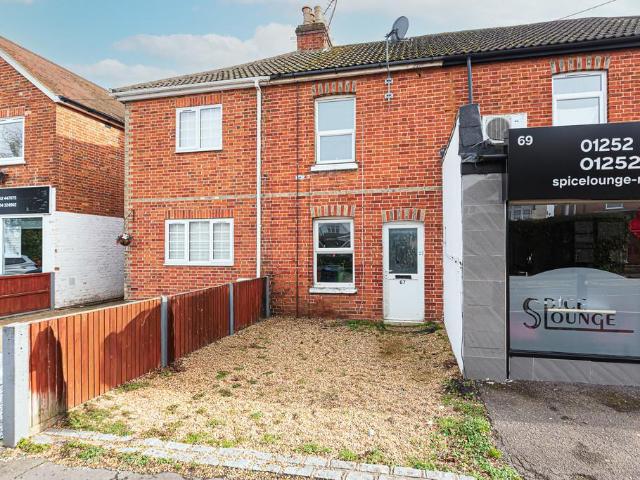 House for sale in Heol-las, Surrey