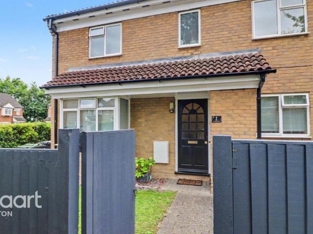 House for sale in Spring Park, Luton