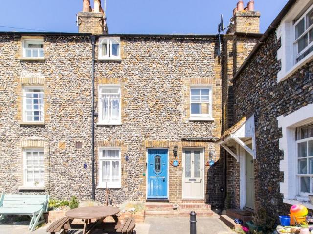 House for sale in Upton, Acol