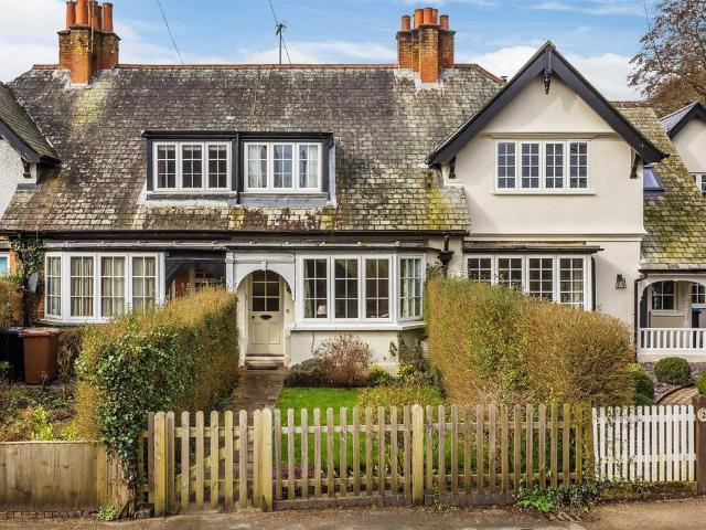 House for sale in Oxted, Hillview