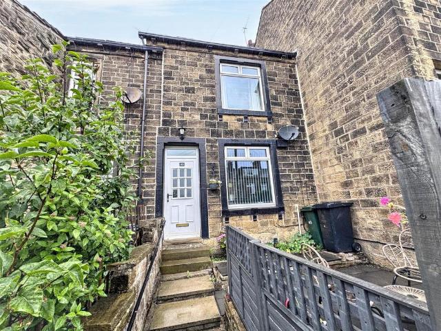 House for sale in Oakworth, West Yorkshire