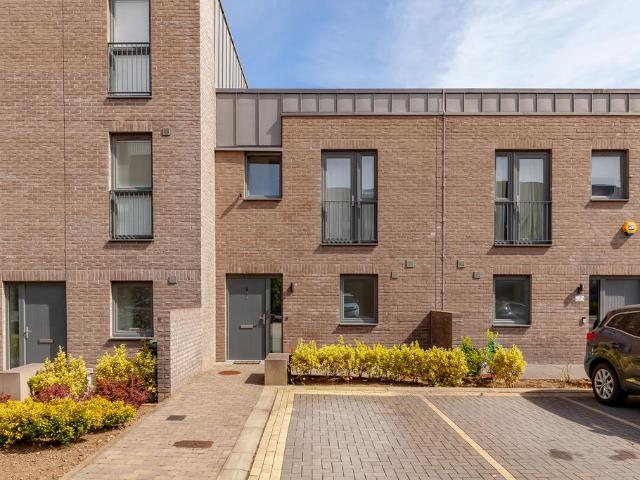 House for sale in The Green, Stenhouse