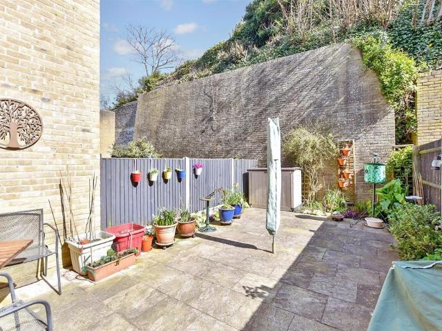 House for sale in Tower Hamlets, Ash