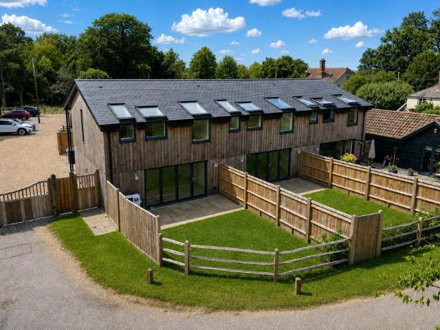 House for sale in Hillview, Surrey