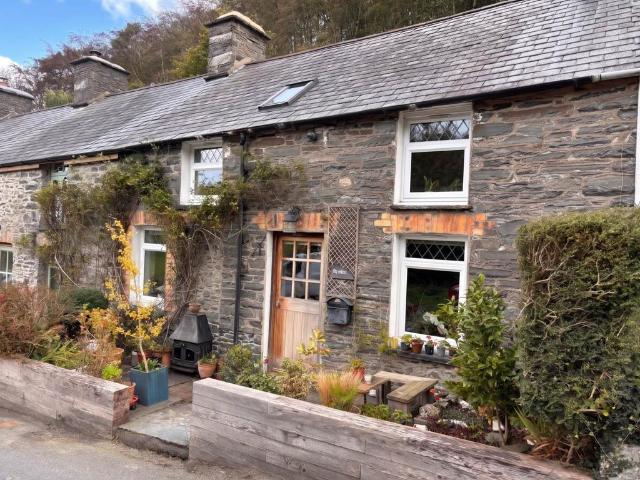House for sale in Cae Heulog, Llanafan