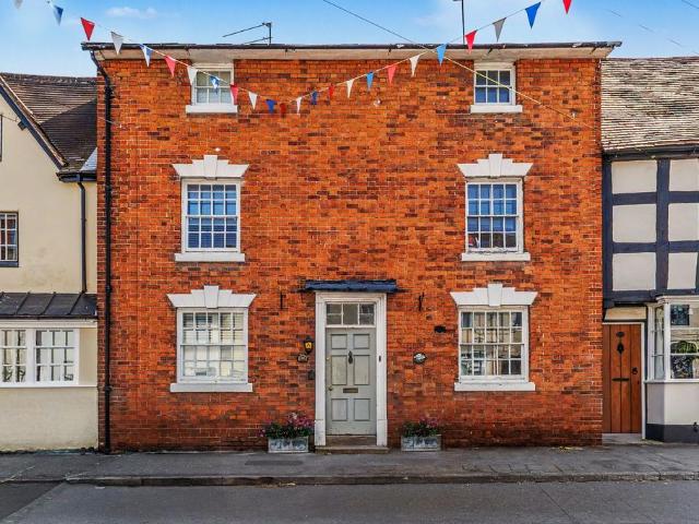 House for sale in Alderminster, Warwickshire