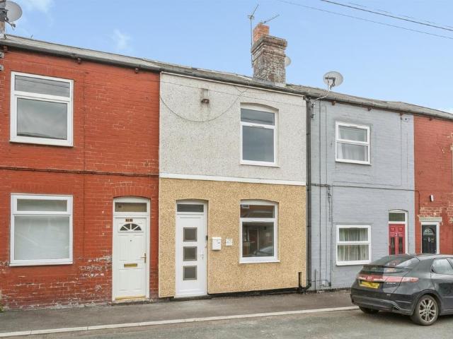 House for sale in Thurnscoe, South Yorkshire