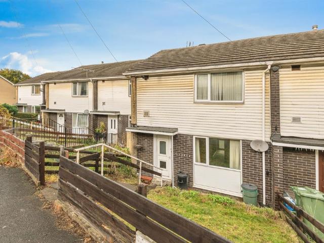 House for sale in Huddersfield, West Yorkshire