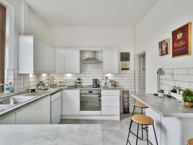 House for sale in Godley, Greenheys
