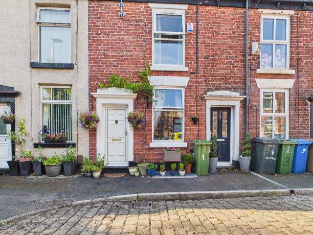 House for sale in Dukinfield, Tameside
