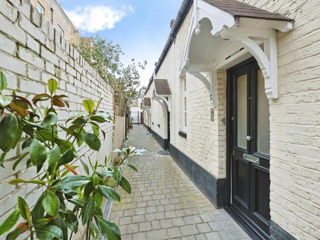 House for sale in Fulham, Greater London