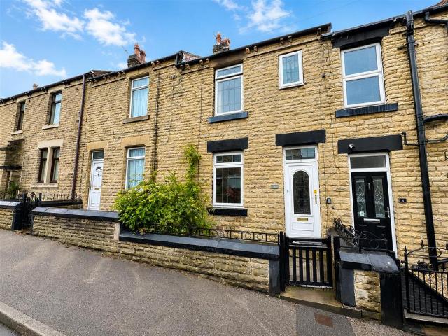 House for sale in Mapplewell, South Yorkshire