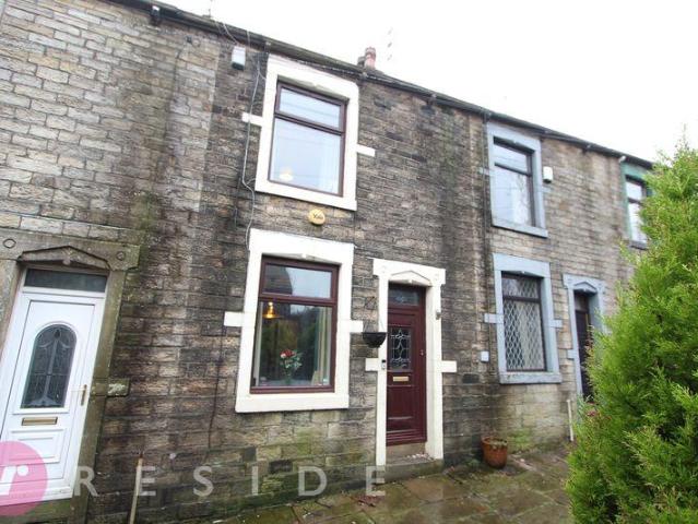 House for sale in Hurstead, Burnedge