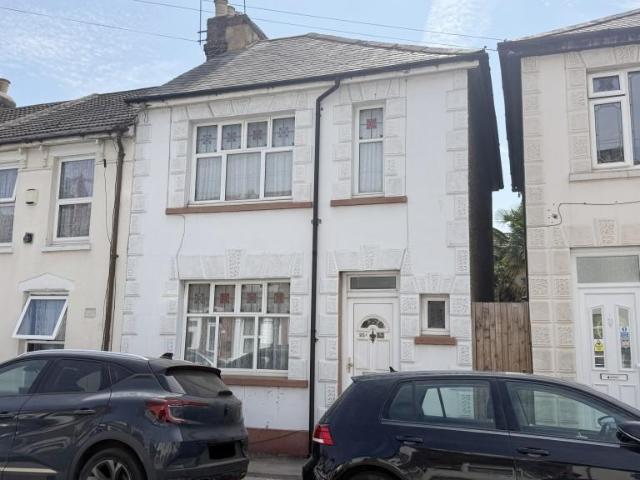 House for sale in Luton, Chatham