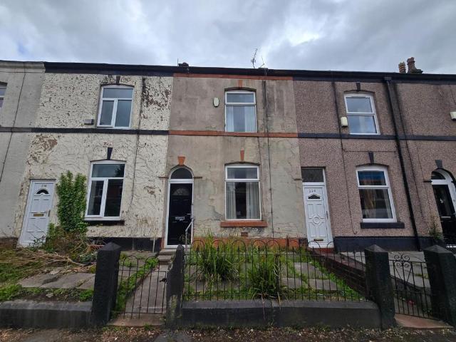 House for sale in Fernhill, Bury
