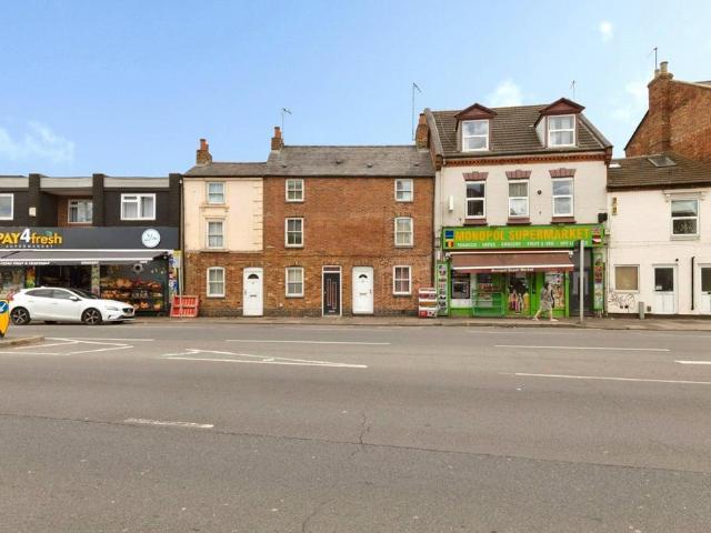 House for sale in Semilong, Northampton