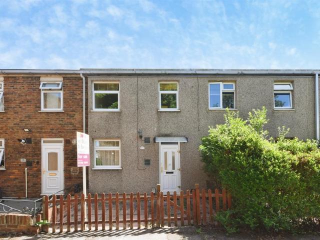 House for sale in Harold Hill, Greater London