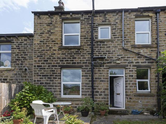 House for sale in Armitage Bridge, West Yorkshire