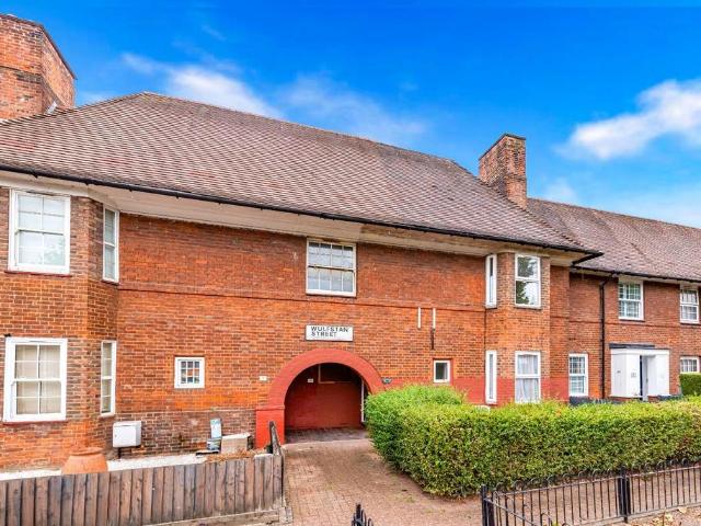 House for sale in Greater London
