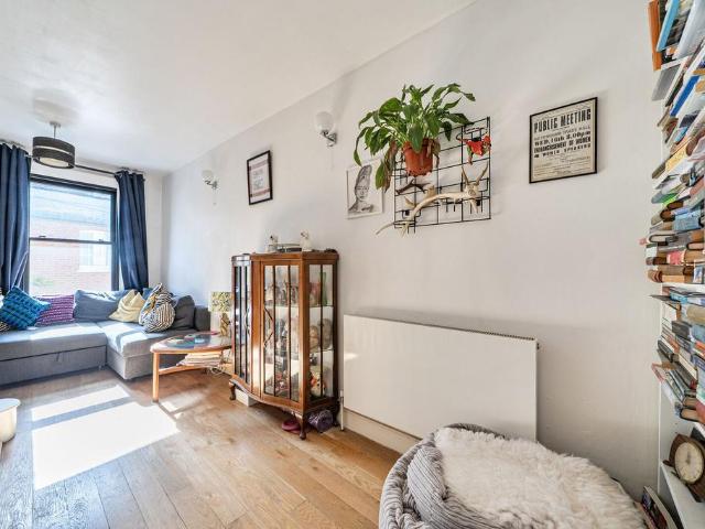 House for sale in Harrow on the Hill, Greater London