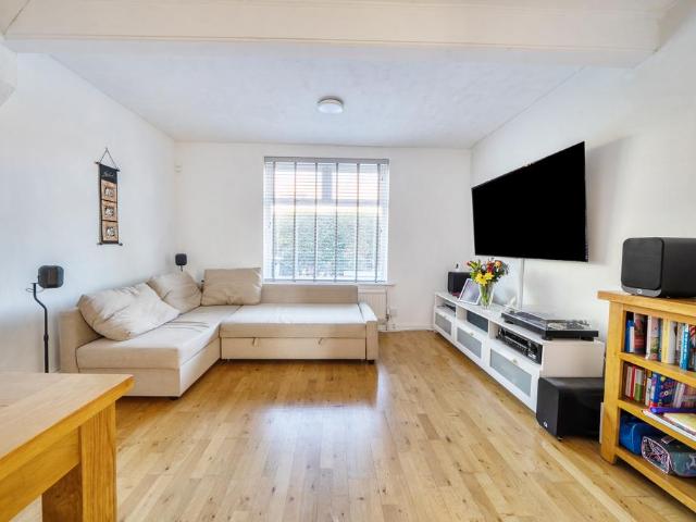 House for sale in London Borough of Ealing, Hanwell