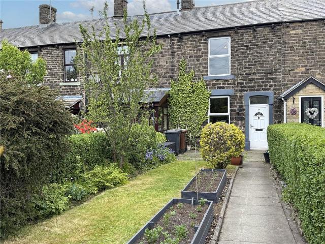 House for sale in Brookfield, Charlesworth