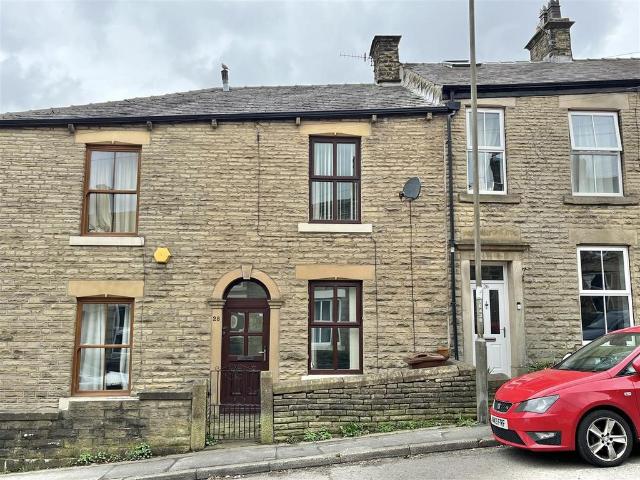House for sale in Charlesworth, East Midlands