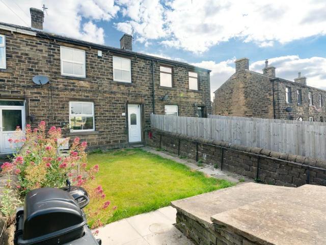 House for sale in Shelley, Shepley