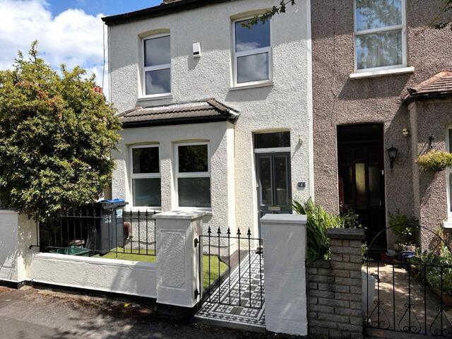 House for sale in London Borough of Merton, South Wimbledon