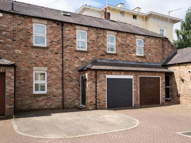 House for sale in High Field, York