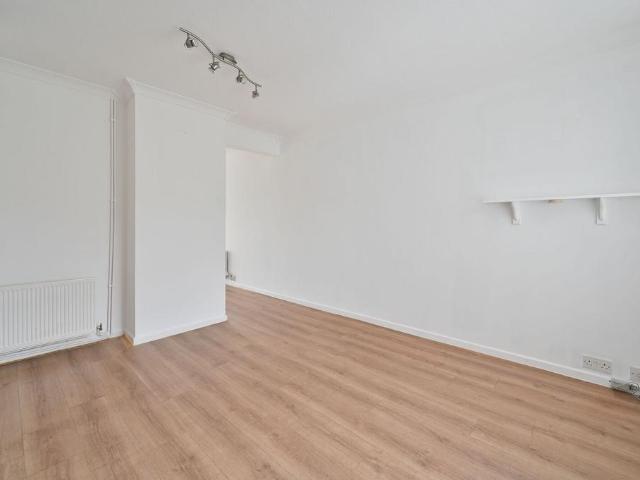 House for sale in Watford Rural, Batchworth