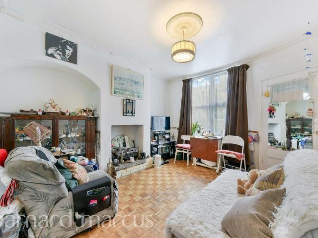 House for sale in Furzedown, Greater London