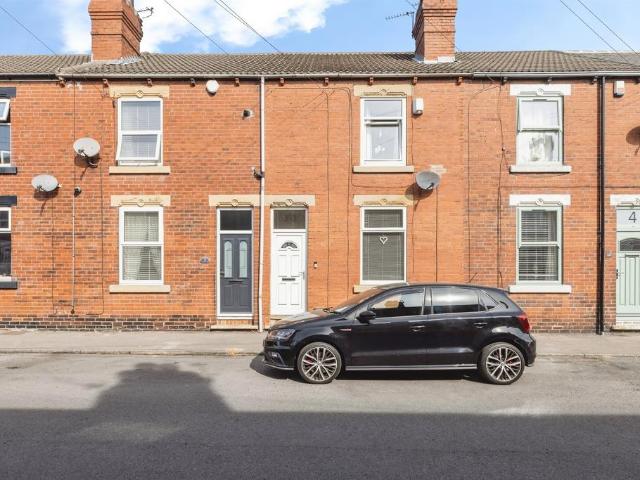 House for sale in Kinsley, West Yorkshire