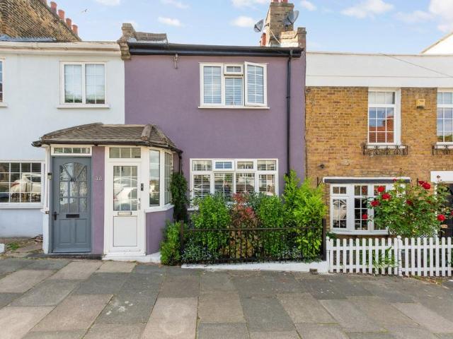 House for sale in Shooters Hill, Greater London