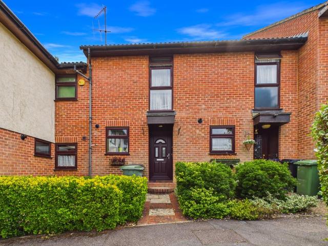 House for sale in Hollywater, East Hampshire