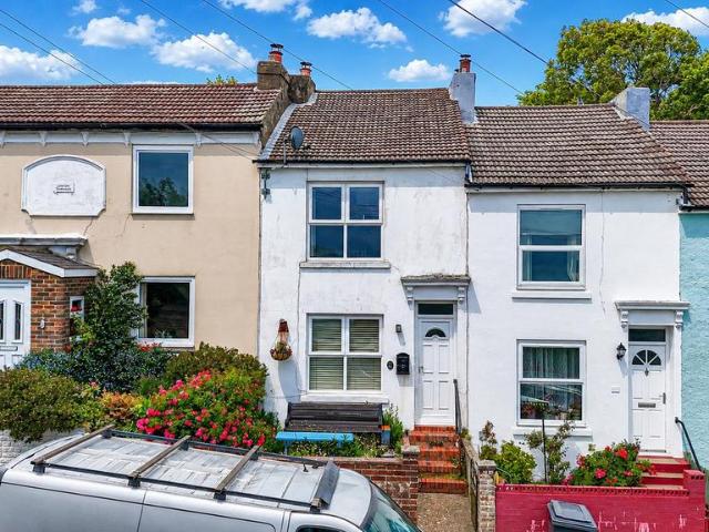 House for sale in Broomgrove, Guestling Green