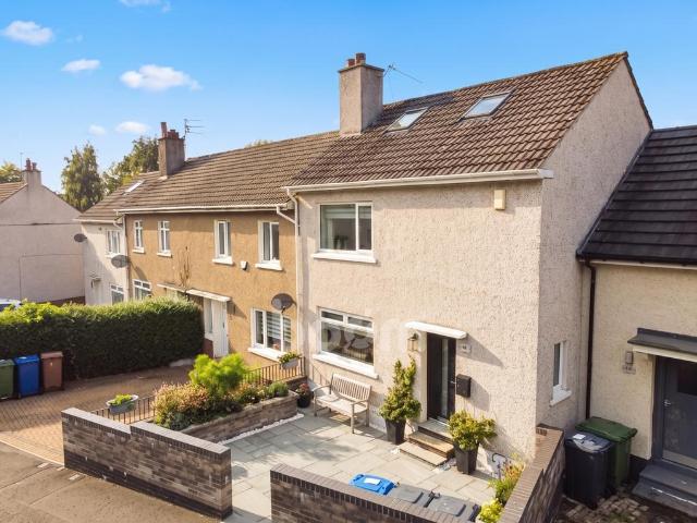 House for sale in Elderslie, Scotland